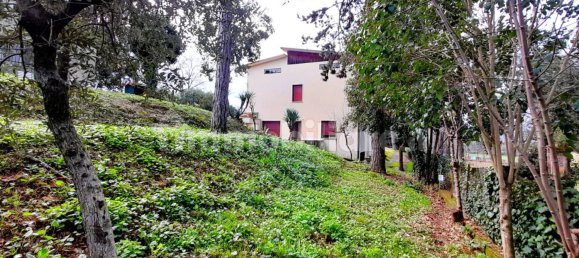 4 bedrooms Villa in Lucca, Italy No. 13090 6