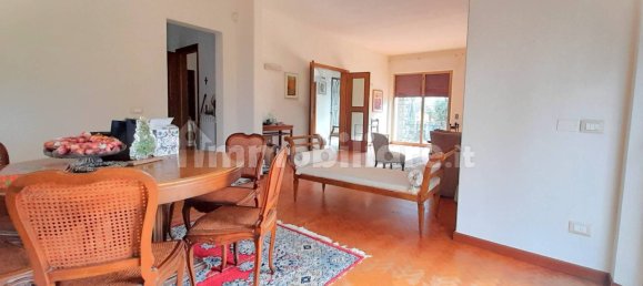 4 bedrooms Villa in Lucca, Italy No. 13090 16