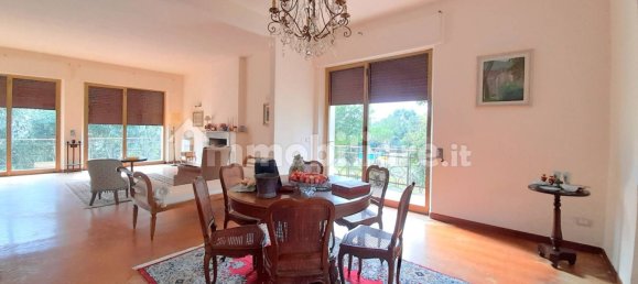 4 bedrooms Villa in Lucca, Italy No. 13090 17