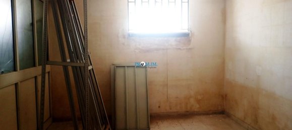 130m² Garage in Naples, Italy No. 324700 10