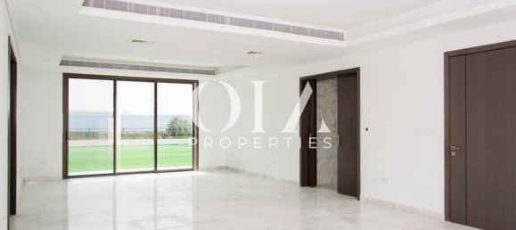 5 bedrooms Villa in Yas Island, UAE No. 22621 4