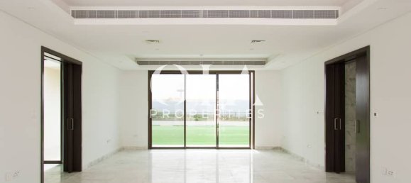 5 bedrooms Villa in Yas Island, UAE No. 22621 5