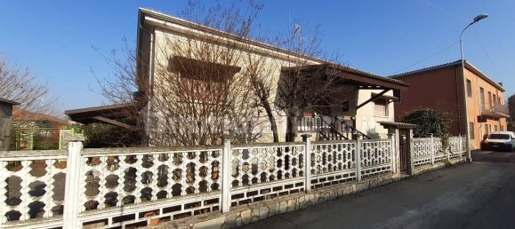 2 bedrooms Villa in Lungavilla, Italy No. 190243 3