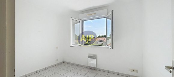 Здание с 4 спальнями в Тонне-Шарант, Франция № 277468 5