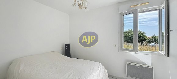 Здание с 4 спальнями в Тонне-Шарант, Франция № 277468 3