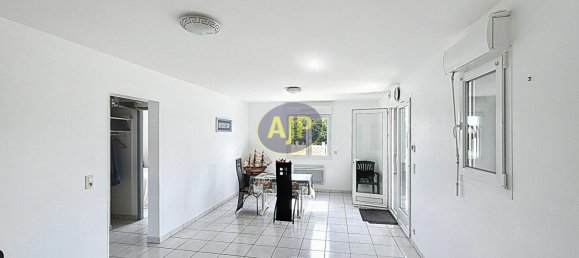 Здание с 4 спальнями в Тонне-Шарант, Франция № 277468 8