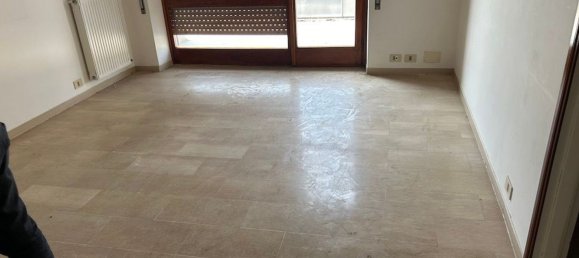 Квартира с 4 комнатами в Латина, Италия № 72600 10