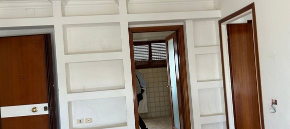 Квартира с 4 комнатами в Латина, Италия № 72600 16