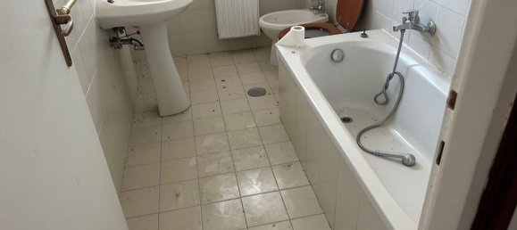 Квартира с 4 комнатами в Латина, Италия № 72600 7