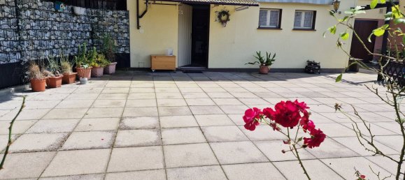 Moradia em banda de 8 divisões em Neunkirchen, Germany N.º 45931 2