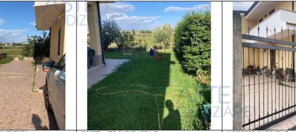 8 rooms Apartment in Sellia Marina, Italy No. 184742 5