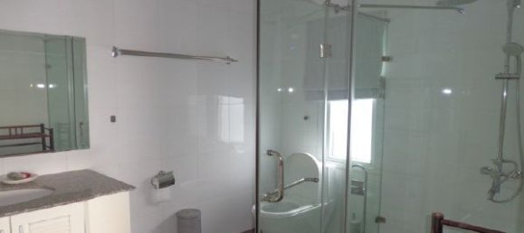 Casa de 4 dormitorios en Tay Ho, Vietnam No. 6812 14