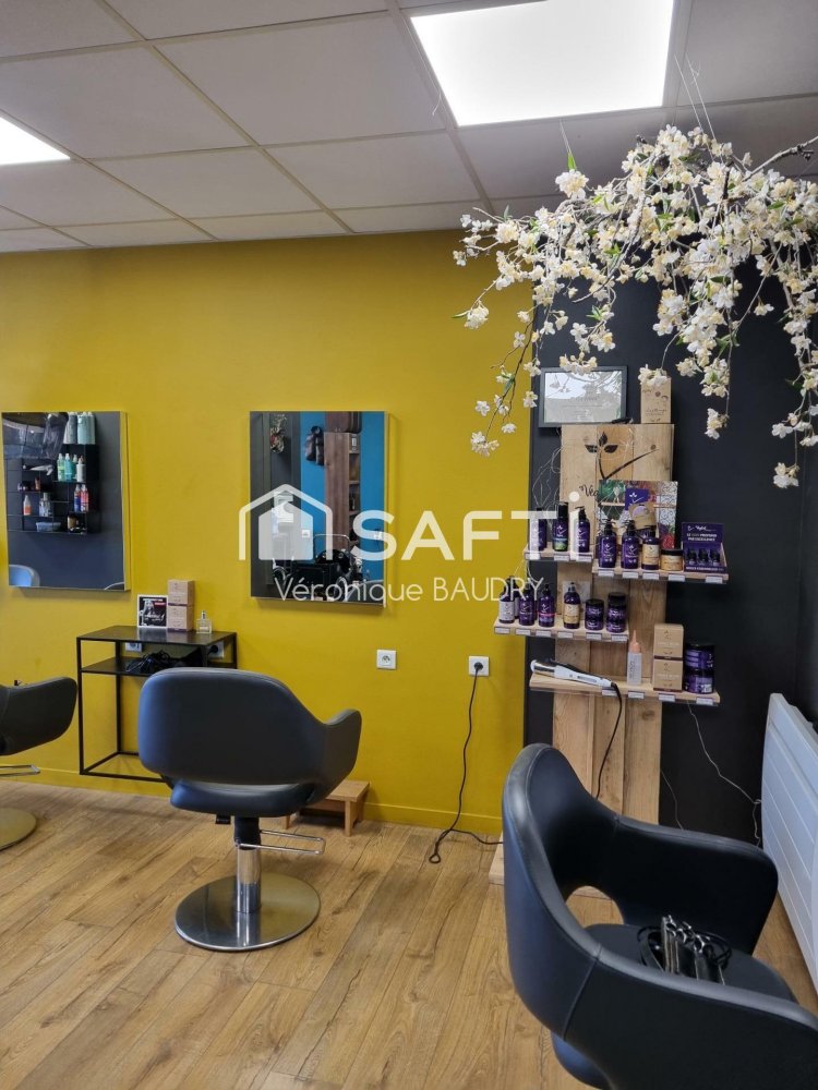 56m² Commercial property in Saint-Jacques-de-la-Lande, France No. 307072