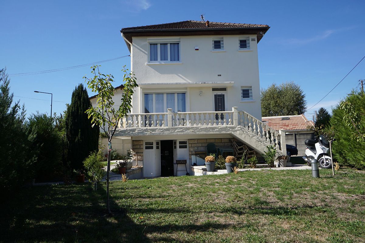 3 bedrooms House in Les Pavillons-sous-Bois, France No. 184713