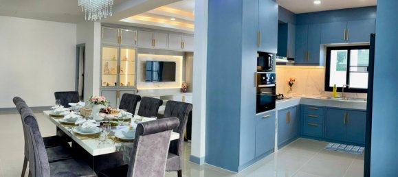 Café/restaurante de 4 dormitorios en Chon Buri, Thailand No. 11715 2