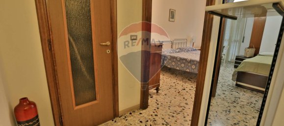 Apartamento de 3 dormitorios en Bollate, Italy No. 357877 13