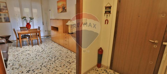 Apartamento de 3 dormitorios en Bollate, Italy No. 357877 2