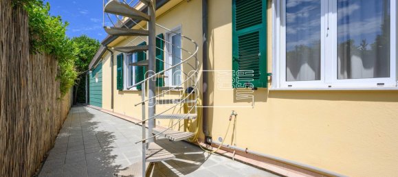 4 bedrooms House in Sarzana, Italy No. 314380 16