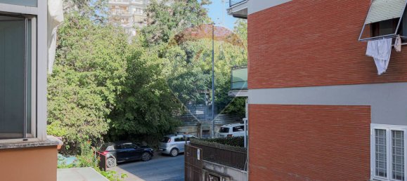 2 Schlafzimmer Wohnung in Rome, Italy, Nr. 58310 8