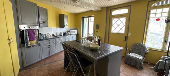 Casa de 6 dormitorios en Saint-Laurent-des-Hommes, France No. 335888 5