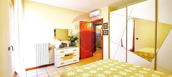 2 Schlafzimmer Wohnung in Capriolo, Italy, Nr. 295812 15