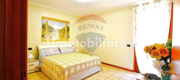 2 Schlafzimmer Wohnung in Capriolo, Italy, Nr. 295812 14