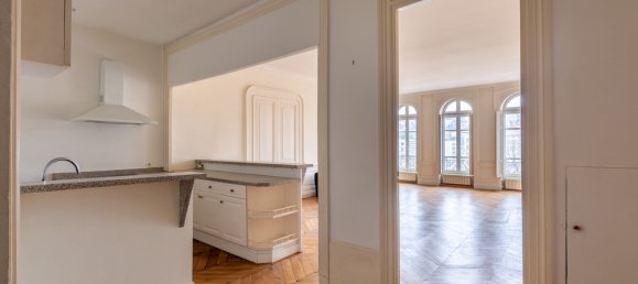 3 bedrooms Apartment in Lyon, France No. 331334 5