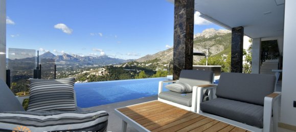 4 bedrooms Villa in Altea, Spain No. 5313 16
