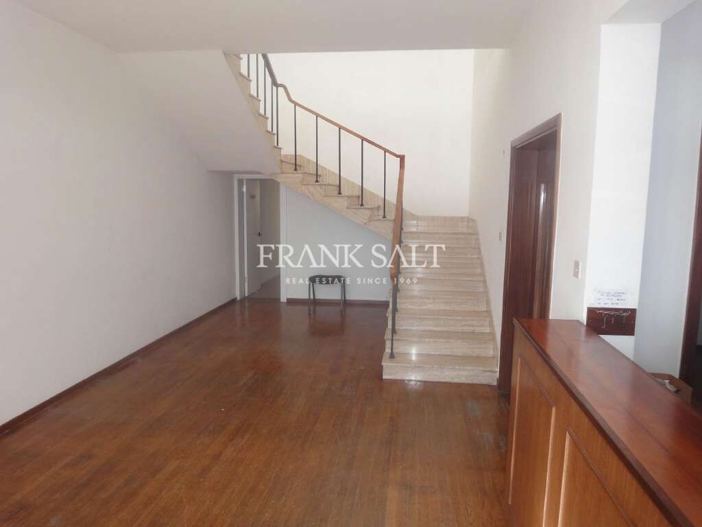 540m² Office in Qormi, Malta No. 12859