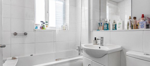 1 غرف نوم شقة في Surrey, United Kingdom رقم 8613 5