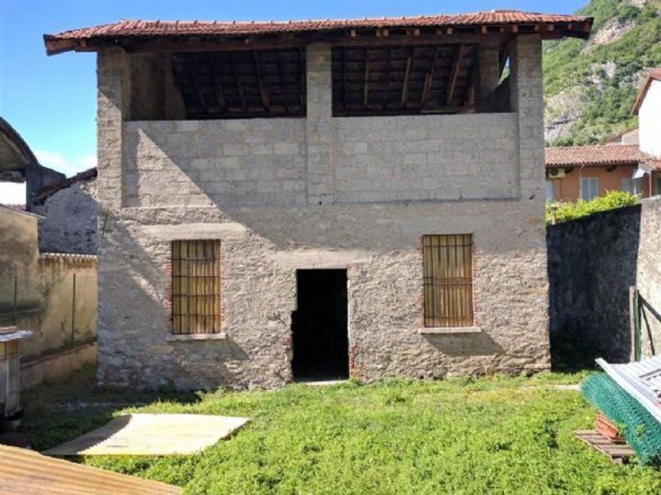 Дом с 3 комнатами в Веркураго, Италия № 87854