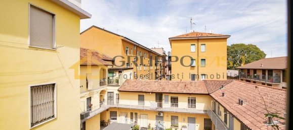 Квартира с 2 спальнями в Чернуско суль Навильо, Италия № 355065 5