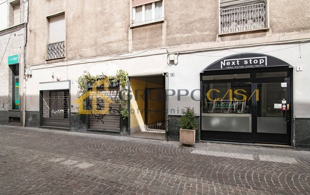 Квартира с 2 спальнями в Чернуско суль Навильо, Италия № 355065