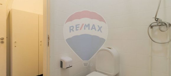 90m² Commercial property in Aveiro, Portugal No. 74457 13