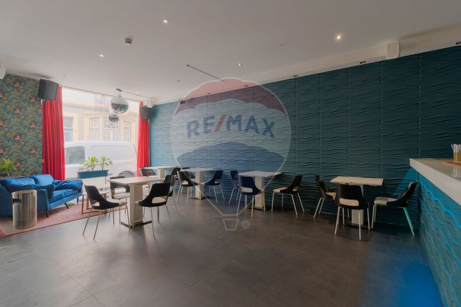 90m² Commercial property in Aveiro, Portugal No. 74457