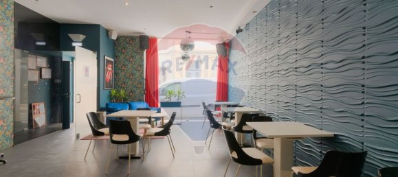 90m² Commercial property in Aveiro, Portugal No. 74457 2