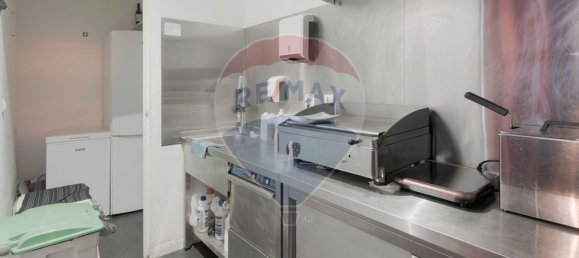 90m² Commercial property in Aveiro, Portugal No. 74457 10