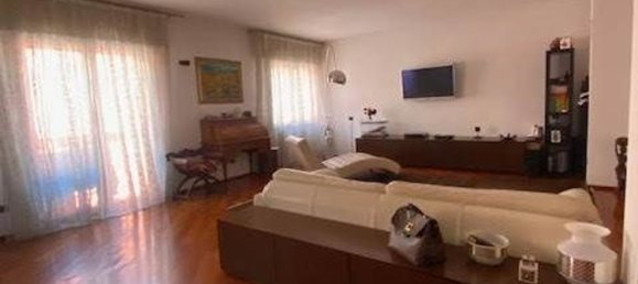 4 bedrooms Apartment in Chioggia, Italy No. 315606 2