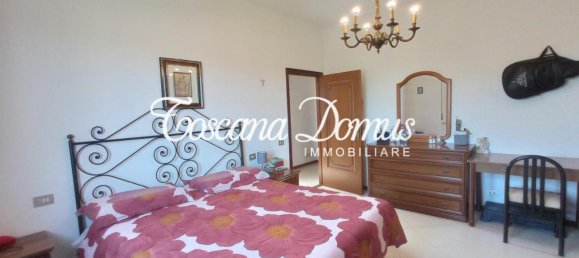 Квартира с 5 комнатами в Кастельнуово Берарденга, Италия № 33703 6