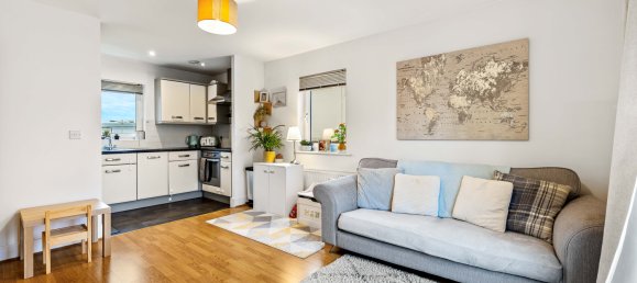 2 Schlafzimmer Wohnung in Redhill, United Kingdom, Nr. 1040 3