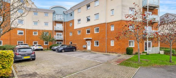 2 Schlafzimmer Wohnung in Redhill, United Kingdom, Nr. 1040 2