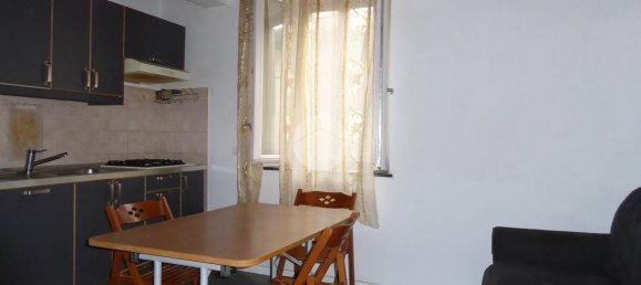 2-salle Appartement à Stradella, Italy No. 111830 6