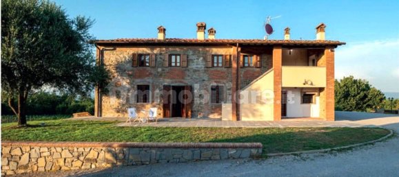 Вилла с 7 спальнями в Сан Джованни Вальдарно, Италия № 211375 2