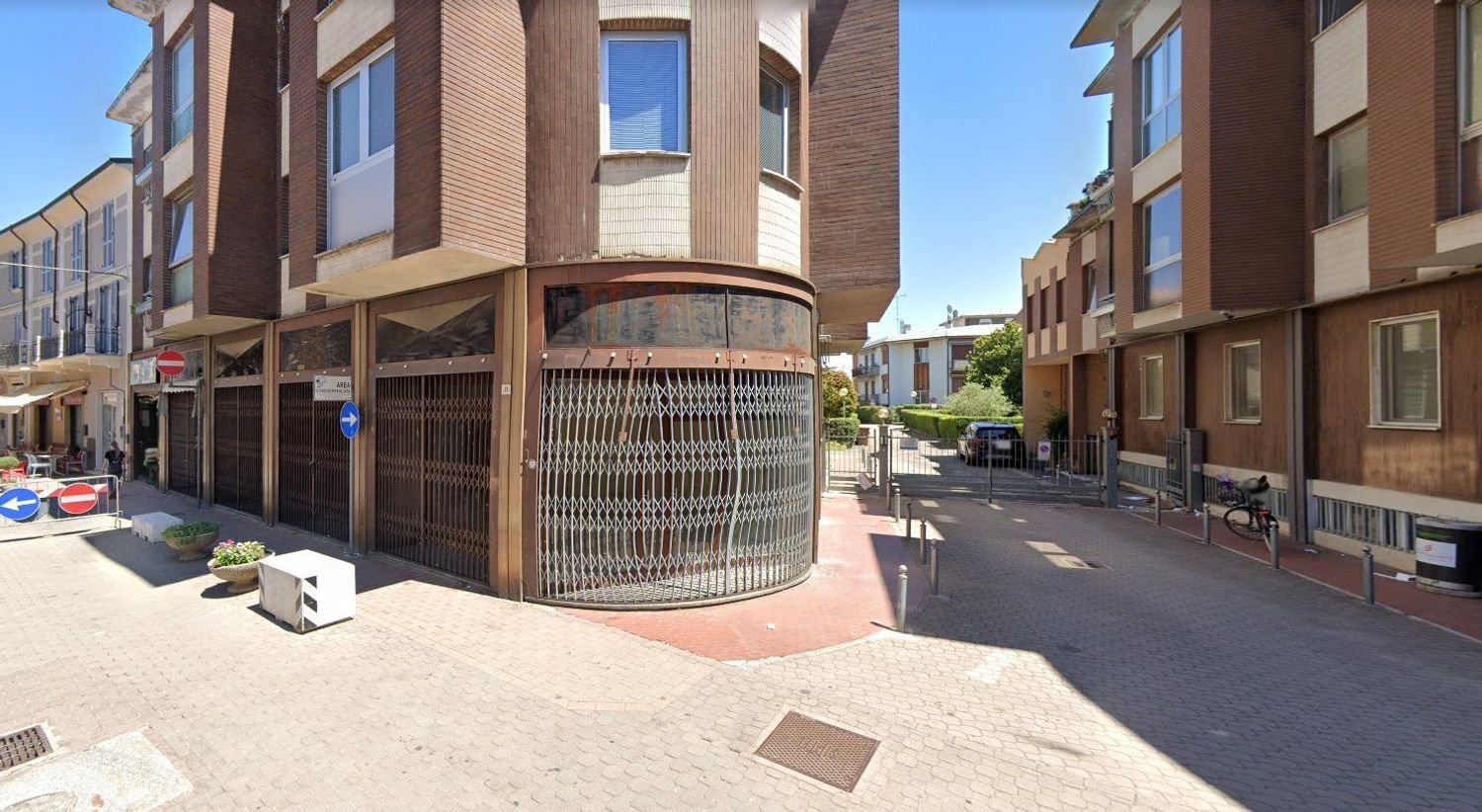 Gewerbliche Immobilie in Mede, Italy 85m², Nr. 364868