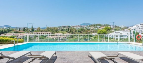3 bedrooms Penthouse in La Quinta, Spain No. 186057 7
