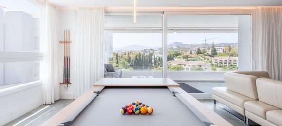 3 bedrooms Penthouse in La Quinta, Spain No. 186057 13