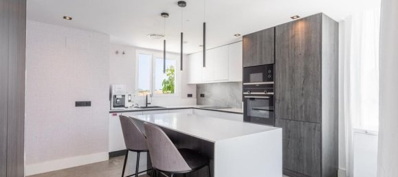 3 bedrooms Penthouse in La Quinta, Spain No. 186057 16