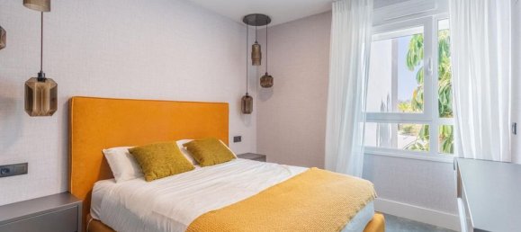 3 bedrooms Penthouse in La Quinta, Spain No. 186057 20