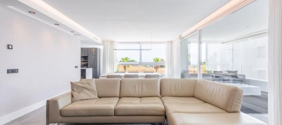 3 bedrooms Penthouse in La Quinta, Spain No. 186057 18