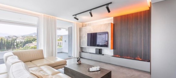 3 bedrooms Penthouse in La Quinta, Spain No. 186057 22